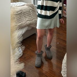 Gray comfortable UGGs